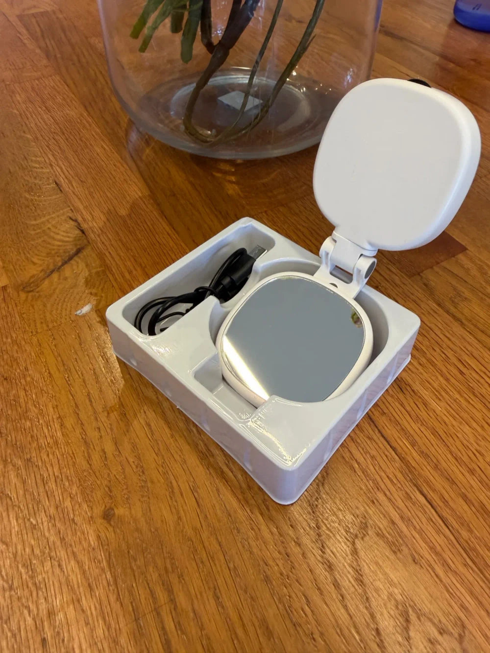 Magnetic Mobile Selfie Mirror and Light